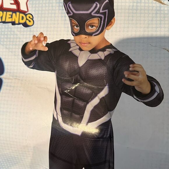 Marvel costume size 2T/3T - Picture 2 of 6